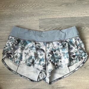 Lululemon Women’s Speed Up Shorts (Hotty Hot)  – Size 8 – Limited Edition Print